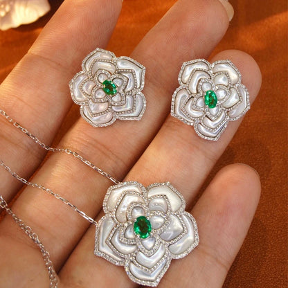 Aazuo High Quality 18k Gold Natural Emerald MOP Real Diamonds Flower Necklace Gifted For Women Engagement Wedding Party